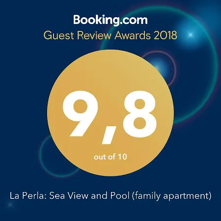 La Perla: Sea View And Pool Apartmán